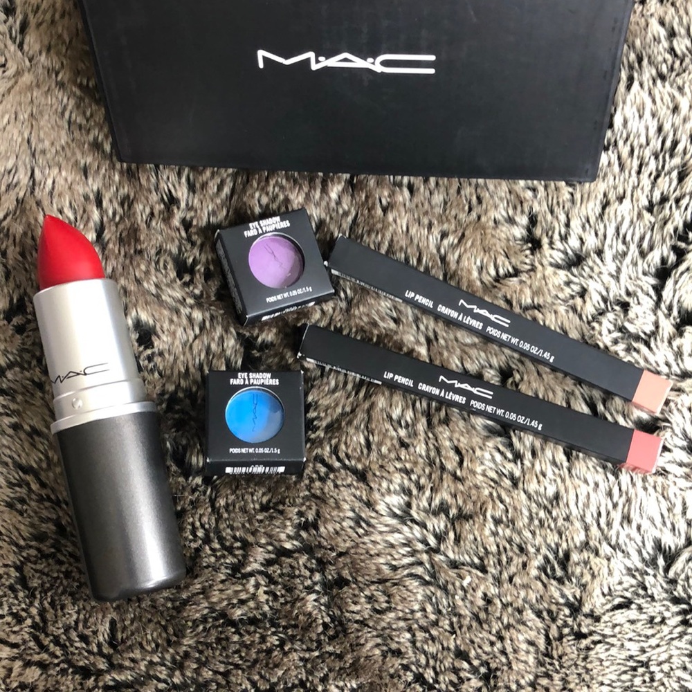 MAC bundle